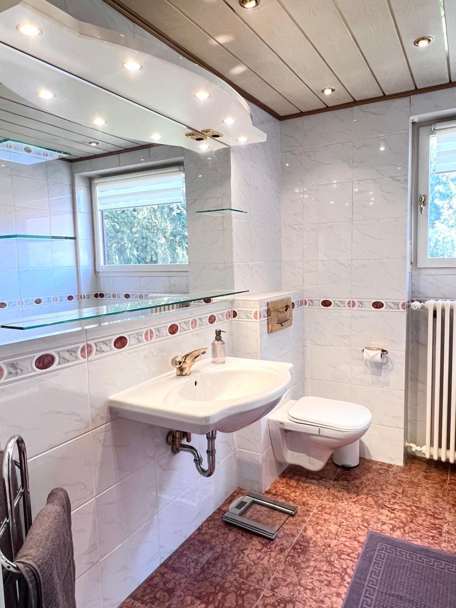 Privates Ferienhaus Mit Pool & Whirlpool Zentral In Bad Dürkheim Zewnętrze zdjęcie