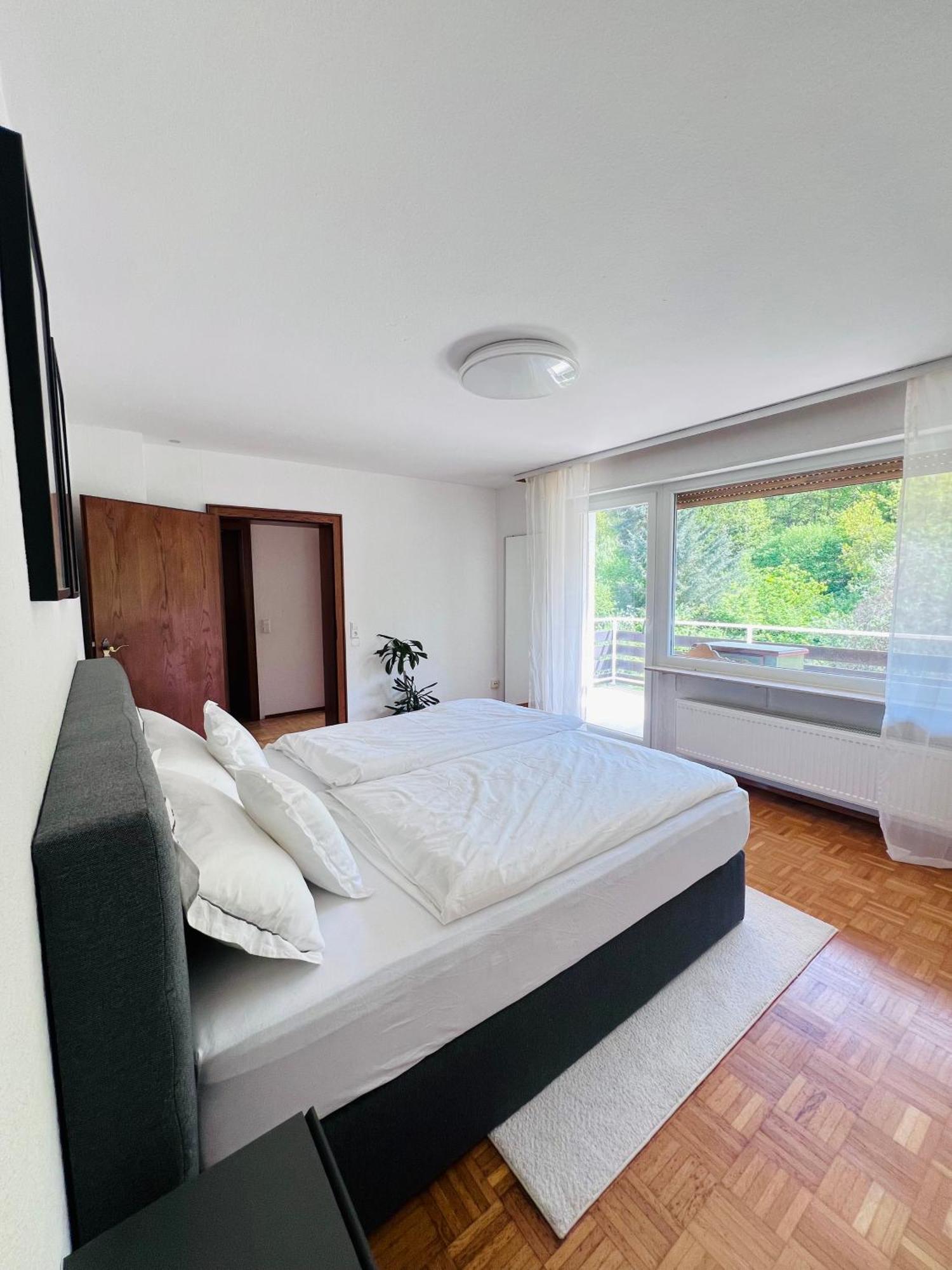 Privates Ferienhaus Mit Pool & Whirlpool Zentral In Bad Dürkheim Zewnętrze zdjęcie